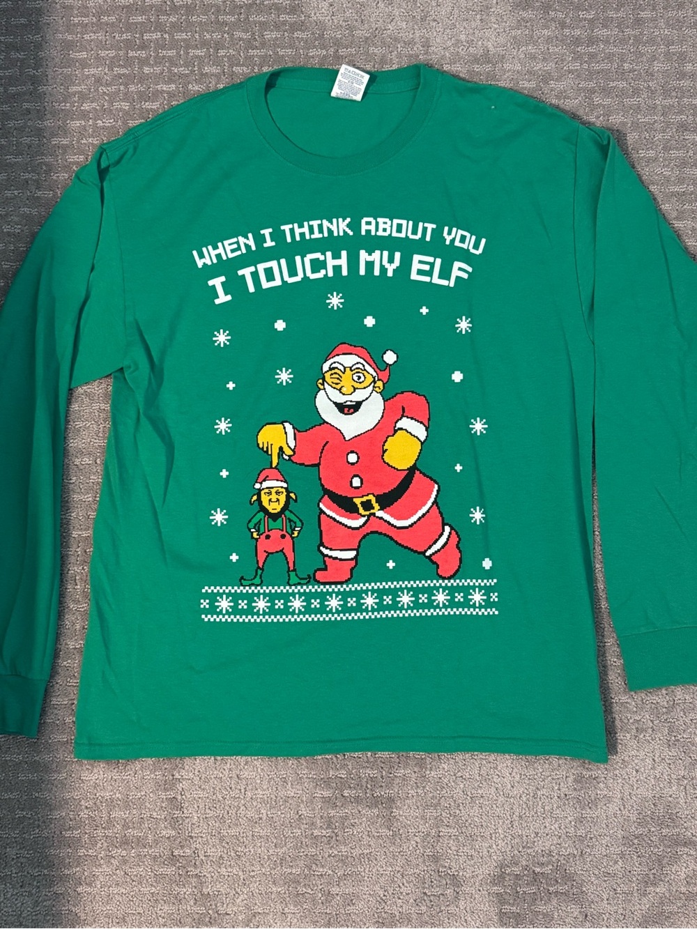Men’s Long-Sleeve Holiday Graphic Tee